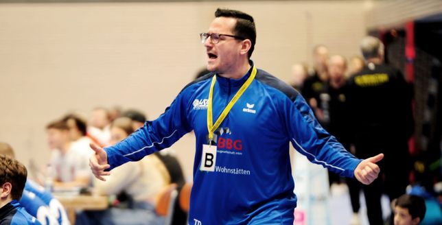 Tobias Petri, der aktuell die zweite Mannschaft in der Landesliga betreut, wird Co-Trainer von Vito Cece. Der wiederum beerbt seinen Bruder Marco als Chefcoach.